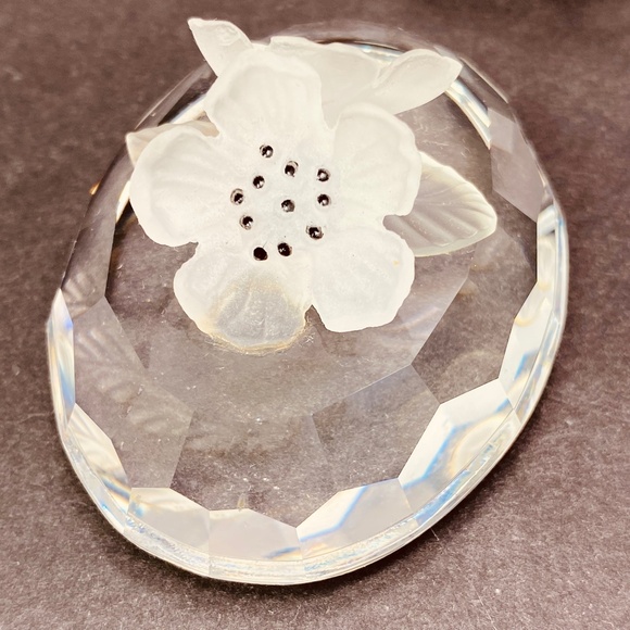 Swarovski Crystal Oval Flower Treasure Trinket Box Vintage '76-'88 - Picture 7 of 9